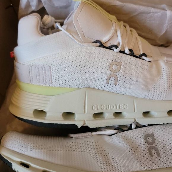 On running  On Shoes Cloudnova Undyed White/Seeding Men 
7.5
Box as is - Picture 6 of 9